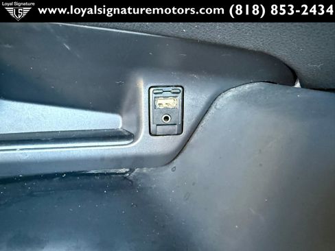 Used 2018 Toyota C-HR XLE FWD image 25