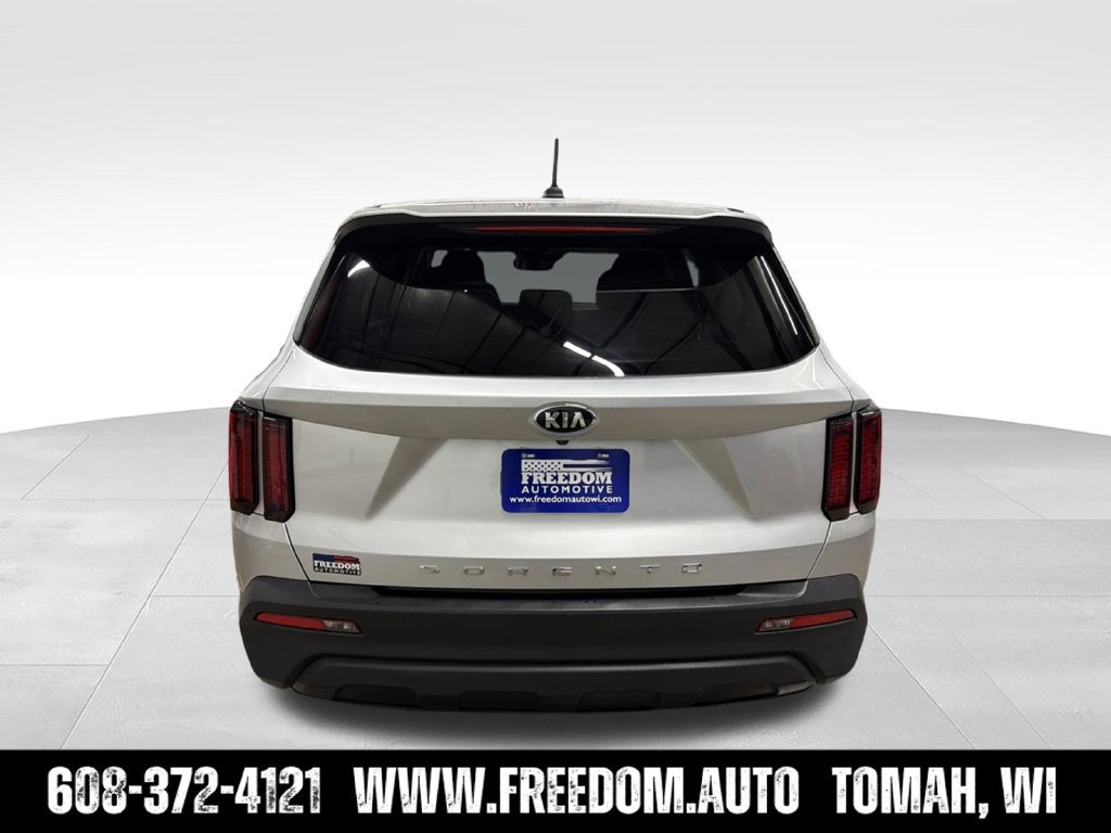 Used 2021 Kia Sorento LX FWD image 4