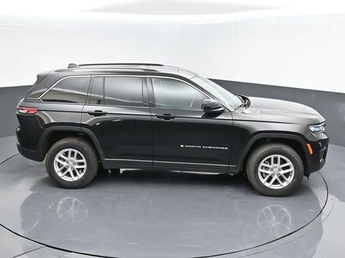 Used 2024 Jeep Grand Cherokee Laredo X AWD/4WD image 38