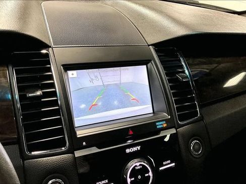 Used 2019 Ford Taurus Limited AWD/4WD image 15