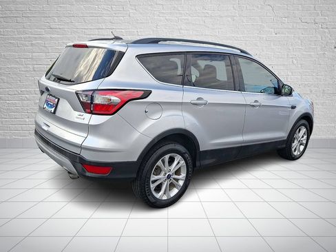 Used 2018 Ford Escape SE FWD image 6