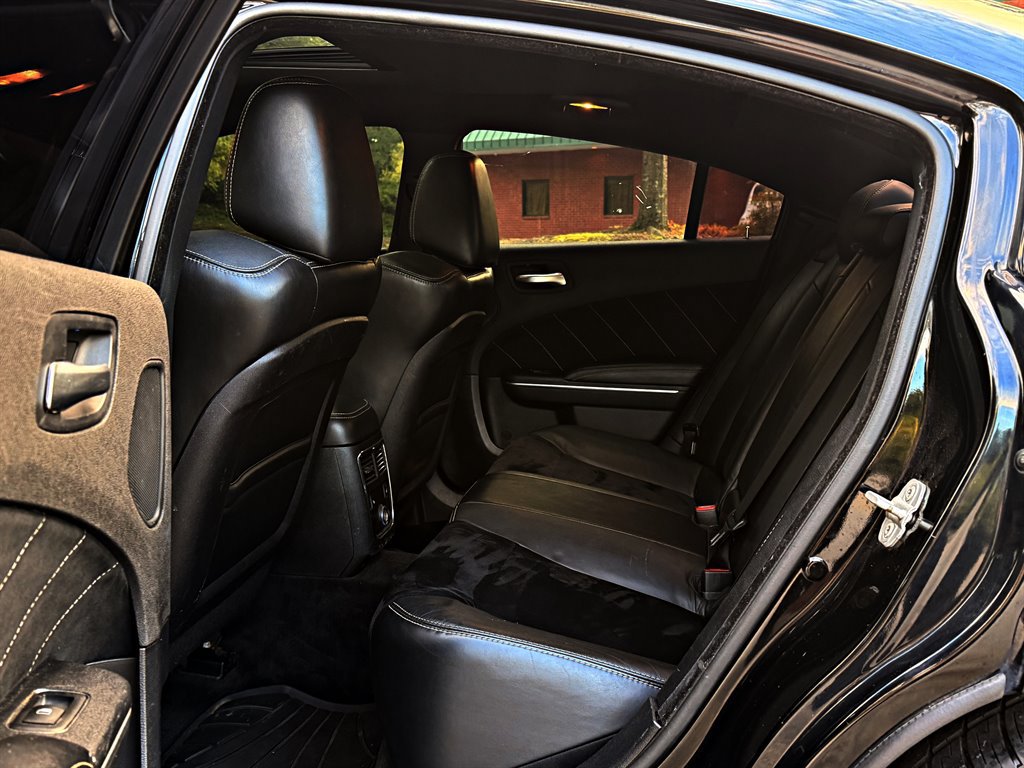 Used 2012 Dodge Charger SRT8 w/ Adaptive Cruise Control Group RWD image 10