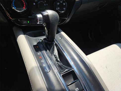 Used 2022 Honda HR-V LX image 19