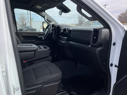 Used 2024 Chevrolet Silverado 2500 LT AWD/4WD image 17