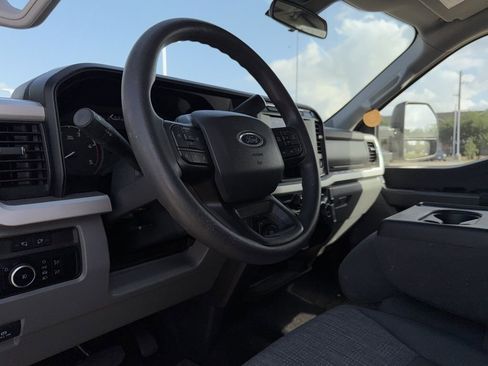 Used 2024 Ford F250 XLT w/ FX4 Off-Road Package image 2