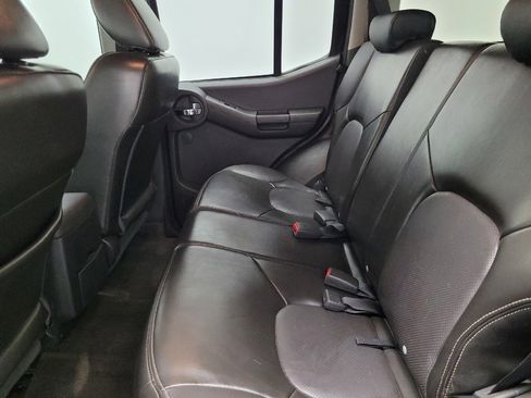 Used 2015 Nissan Xterra PRO-4X w/ Pro-4x Leather Package AWD/4WD image 18