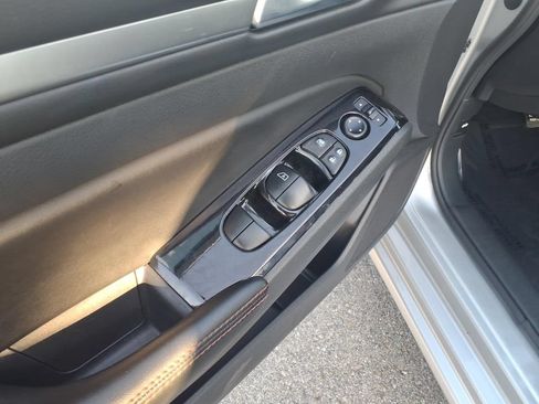 Certified 2024 Nissan Altima 2.5 SR FWD image 9