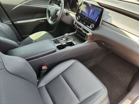 Used 2025 Lexus RX 350 Premium FWD image 16