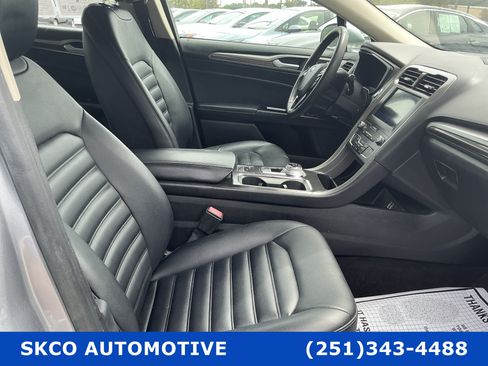 Used 2020 Ford Fusion SEL FWD image 13