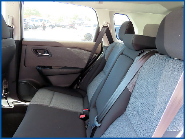 Used 2023 Nissan Rogue SV AWD/4WD image 10
