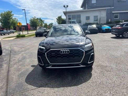 Used 2023 Audi Q5 2.0T Premium w/ Convenience Package AWD/4WD image 3
