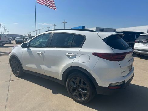 Used 2022 Kia Sportage Nightfall Edition image 8