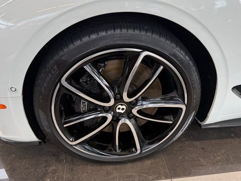 Used 2020 Bentley Continental GT image 31