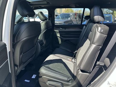 New 2026 Jeep Grand Cherokee L 4WD image 11