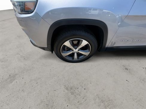 Used 2020 Jeep Cherokee Limited AWD/4WD image 11