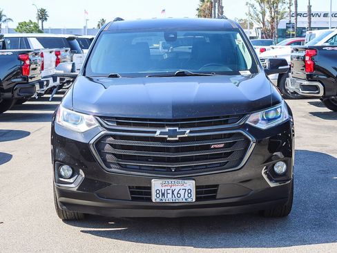 Used 2021 Chevrolet Traverse RS FWD image 2