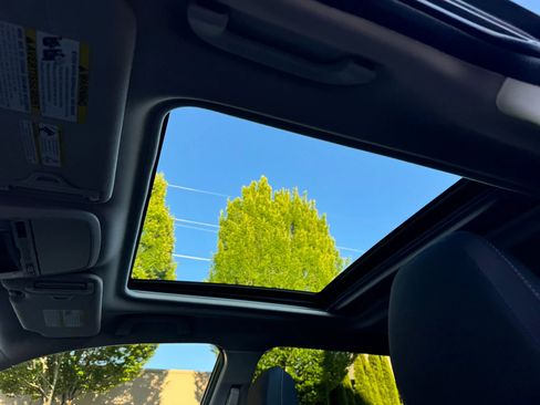 Used 2019 Subaru Forester Premium AWD/4WD image 40
