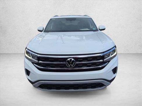 Used 2022 Volkswagen Atlas Cross Sport SE FWD image 2
