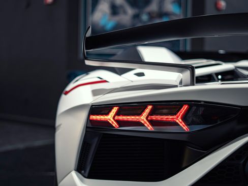Used 2020 Lamborghini Aventador SVJ AWD/4WD image 44