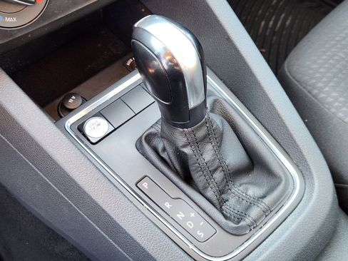 Used 2015 Volkswagen Jetta SE image 12