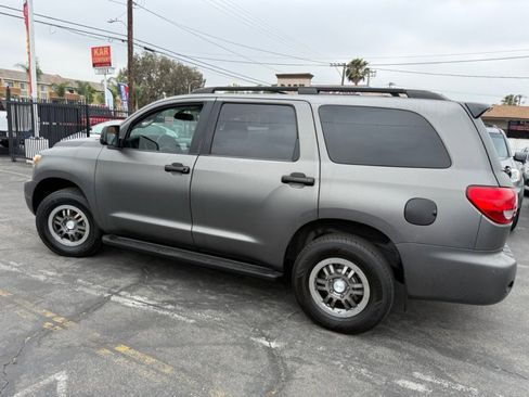 Used 2011 Toyota Sequoia SR5 w/ Premium Pkg RWD image 6