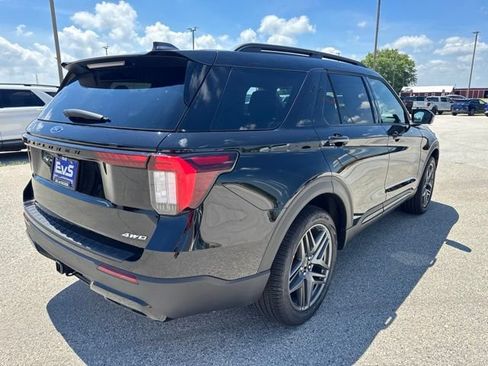 New 2026 Ford Explorer ST-Line w/ ST-Line Street Pack AWD/4WD image 3