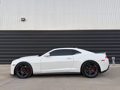 Used 2014 Chevrolet Camaro ZL1 RWD image 8