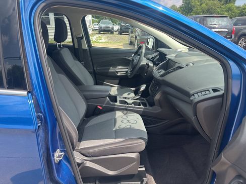 Used 2019 Ford Escape SE FWD image 21