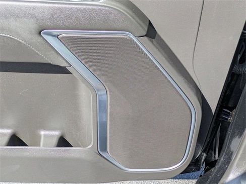 Used 2022 Chevrolet Silverado 1500 LT image 13