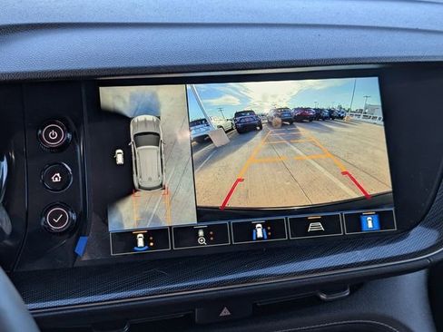 Used 2023 Buick Envision Essence w/ Technology Package I image 27