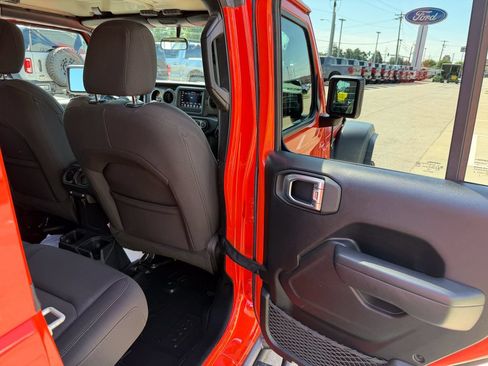 Used 2023 Jeep Wrangler Unlimited Sport AWD/4WD image 16