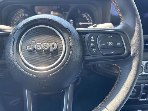 Used 2024 Jeep Wrangler Unlimited w/ Convenience Group AWD/4WD image 15