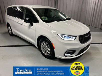 Used 2024 Chrysler Pacifica Touring-L