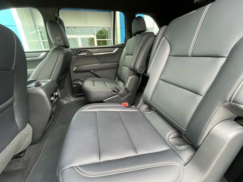Used 2025 GMC Acadia Elevation w/ Super Cruise Package FWD image 6