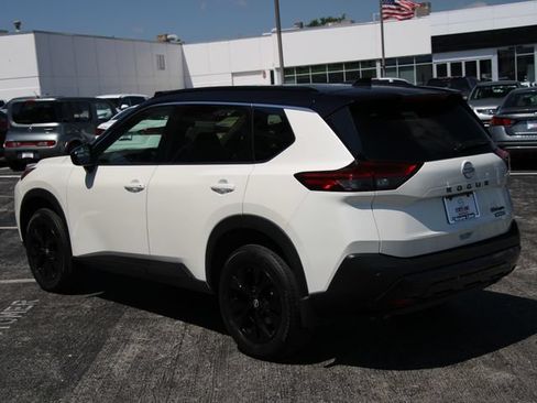 Certified 2023 Nissan Rogue SV w/ SV Premium B Package AWD/4WD image 3