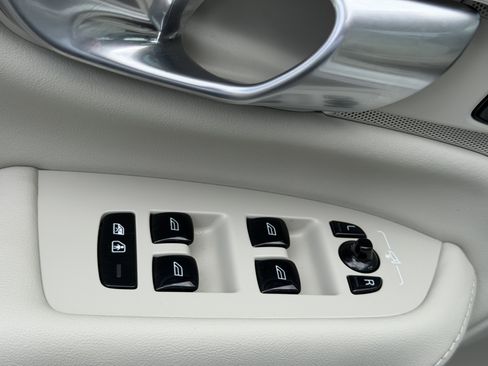Certified 2024 Volvo XC90 B6 Ultimate w/ Protection Package Premier AWD/4WD image 19