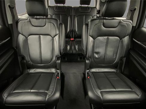 Used 2022 Jeep Grand Cherokee L Limited image 14