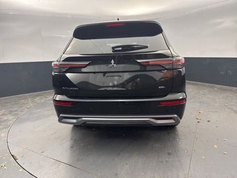 New 2025 Mitsubishi Outlander SE image 4