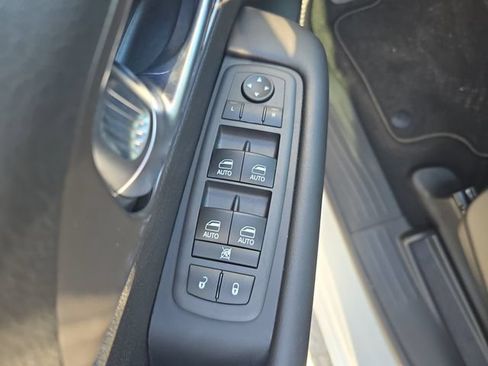New 2026 Chrysler Pacifica Select w/ S Appearance Package FWD image 15