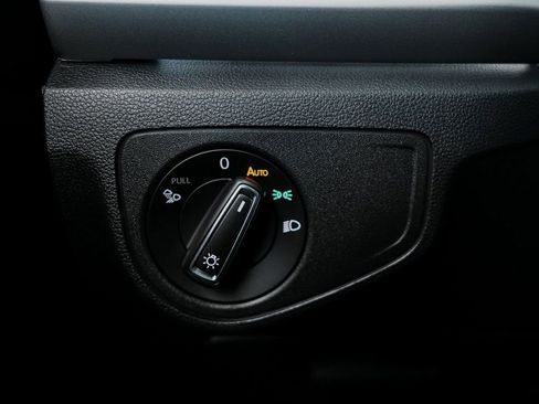 Used 2023 Volkswagen Atlas Cross Sport SEL image 19