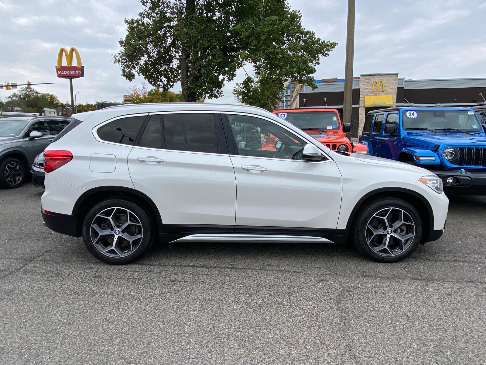 Used 2019 BMW X1 sDrive28i w/ Convenience Package FWD image 2