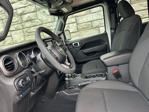 Certified 2023 Jeep Wrangler Unlimited w/ 8.4" Radio Group AWD/4WD image 8