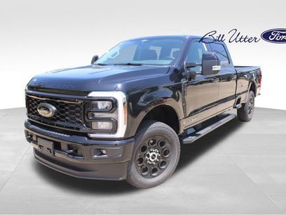 New 2025 Ford F350 Lariat w/ Black Appearance Package