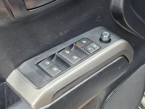 Used 2021 Toyota Tacoma SR5 AWD/4WD image 31