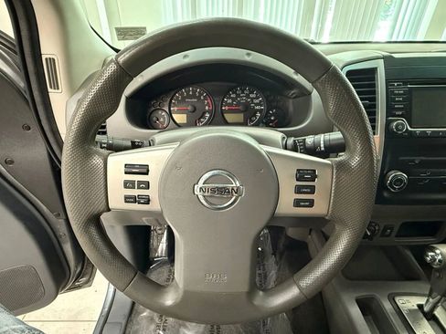 Used 2018 Nissan Frontier SV image 25