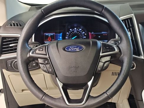 Used 2020 Ford Edge Titanium image 12