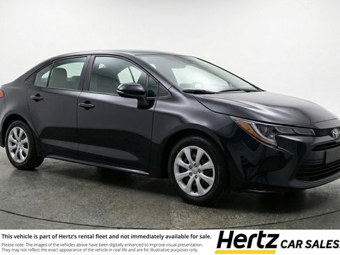 Used 2025 Toyota Corolla LE FWD image 1