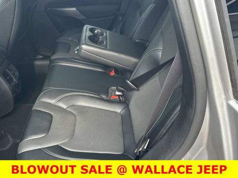 Used 2022 Jeep Cherokee Latitude Lux AWD/4WD image 17