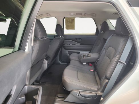 Certified 2024 Nissan Pathfinder SV FWD image 24