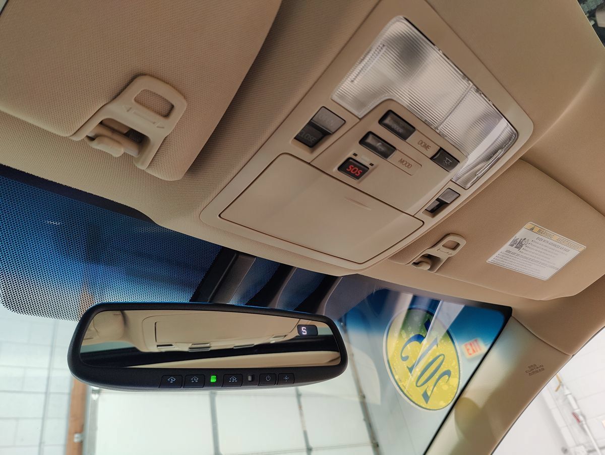 Used 2015 Toyota Avalon Limited FWD image 42